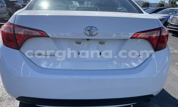 Sayi Na hannu Toyota Corolla White Mota in Accra a Greater Accra Sayi Na hannu Toyota Corolla White Mota in Accra a Greater Accra