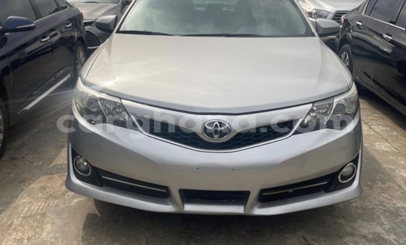 Ra Àlòkù Toyota Camry Silver Ọkọ̀ in Accra ni Greater Accra