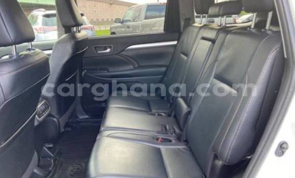Sayi Na hannu Toyota Highlander White Mota in Accra a Greater Accra Sayi Na hannu Toyota Highlander White Mota in Accra a Greater Accra
