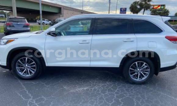 Sayi Na hannu Toyota Highlander White Mota in Accra a Greater Accra Sayi Na hannu Toyota Highlander White Mota in Accra a Greater Accra