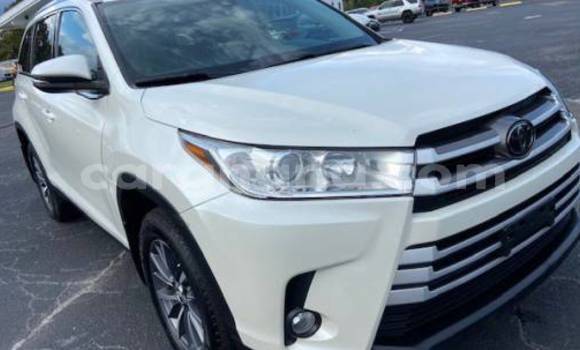 Sayi Na hannu Toyota Highlander White Mota in Accra a Greater Accra Sayi Na hannu Toyota Highlander White Mota in Accra a Greater Accra