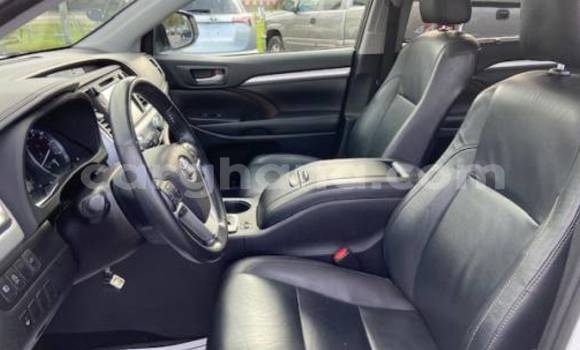 Sayi Na hannu Toyota Highlander White Mota in Accra a Greater Accra Sayi Na hannu Toyota Highlander White Mota in Accra a Greater Accra