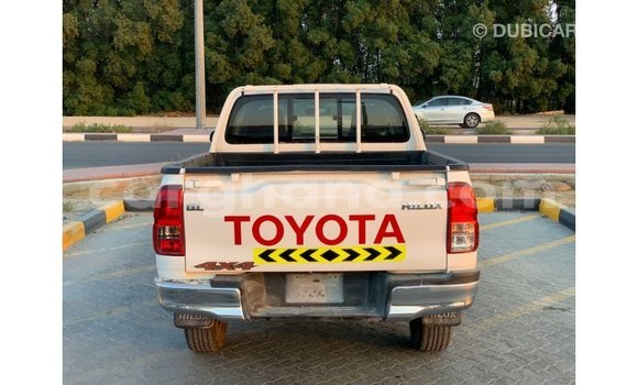 Buy Import Toyota Hilux White Car in Import - Dubai in Ashanti Buy Import Toyota Hilux White Car in Import - Dubai in Ashanti