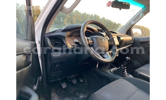 Buy Import Toyota Hilux White Car in Import - Dubai in Ashanti Buy Import Toyota Hilux White Car in Import - Dubai in Ashanti