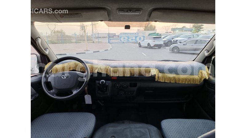 Big with watermark toyota hiace ashanti import dubai 52577