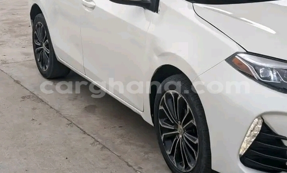 Sayi Na hannu Toyota Corolla White Mota in Accra a Greater Accra Sayi Na hannu Toyota Corolla White Mota in Accra a Greater Accra