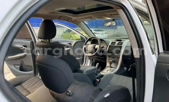 Sayi Na hannu Toyota Corolla White Mota in Accra a Greater Accra Sayi Na hannu Toyota Corolla White Mota in Accra a Greater Accra