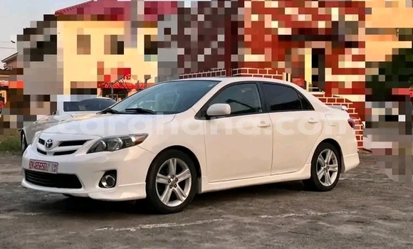 Sayi Na hannu Toyota Corolla White Mota in Accra a Greater Accra Sayi Na hannu Toyota Corolla White Mota in Accra a Greater Accra
