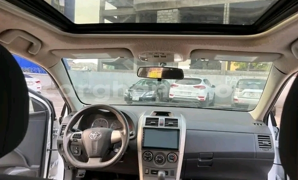 Sayi Na hannu Toyota Corolla White Mota in Accra a Greater Accra Sayi Na hannu Toyota Corolla White Mota in Accra a Greater Accra