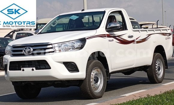 Ra Imported Toyota Hilux funfun Ọkọ̀ in Import - Dubai ni Ashanti