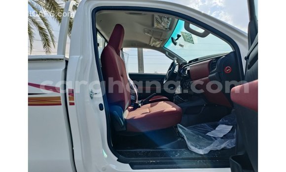 Buy Import Toyota Hilux White Car in Import - Dubai in Ashanti Buy Import Toyota Hilux White Car in Import - Dubai in Ashanti