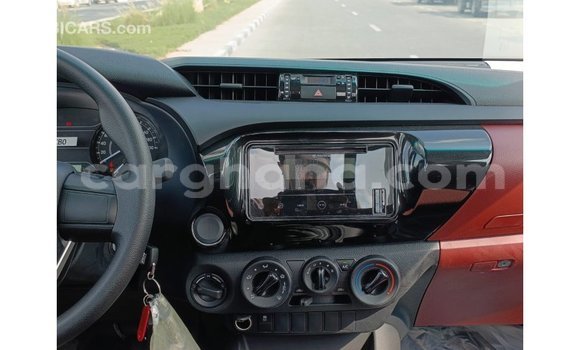 Buy Import Toyota Hilux White Car in Import - Dubai in Ashanti Buy Import Toyota Hilux White Car in Import - Dubai in Ashanti