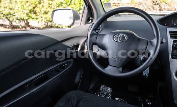 Ra Àlòkù Toyota Yaris Silver Ọkọ̀ in Accra ni Greater Accra Ra Àlòkù Toyota Yaris Silver Ọkọ̀ in Accra ni Greater Accra