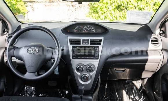 Ra Àlòkù Toyota Yaris Silver Ọkọ̀ in Accra ni Greater Accra Ra Àlòkù Toyota Yaris Silver Ọkọ̀ in Accra ni Greater Accra