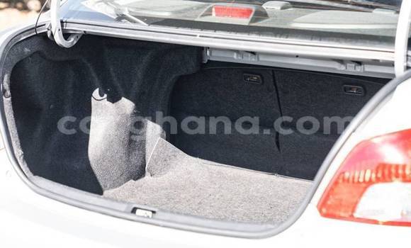Ra Àlòkù Toyota Yaris Silver Ọkọ̀ in Accra ni Greater Accra Ra Àlòkù Toyota Yaris Silver Ọkọ̀ in Accra ni Greater Accra