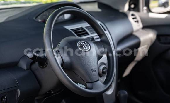 Ra Àlòkù Toyota Yaris Silver Ọkọ̀ in Accra ni Greater Accra Ra Àlòkù Toyota Yaris Silver Ọkọ̀ in Accra ni Greater Accra