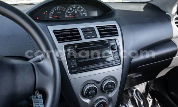 Ra Àlòkù Toyota Yaris Silver Ọkọ̀ in Accra ni Greater Accra Ra Àlòkù Toyota Yaris Silver Ọkọ̀ in Accra ni Greater Accra