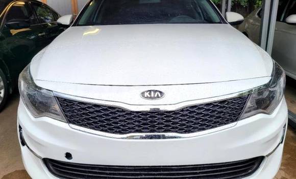 Ra Àlòkù Kia Optima funfun Ọkọ̀ in Accra ni Greater Accra Ra Àlòkù Kia Optima funfun Ọkọ̀ in Accra ni Greater Accra