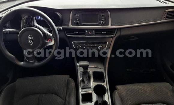 Ra Àlòkù Kia Optima funfun Ọkọ̀ in Accra ni Greater Accra Ra Àlòkù Kia Optima funfun Ọkọ̀ in Accra ni Greater Accra