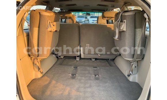 Ra Imported Toyota Innova funfun Ọkọ̀ in Import - Dubai ni Ashanti Ra Imported Toyota Innova funfun Ọkọ̀ in Import - Dubai ni Ashanti