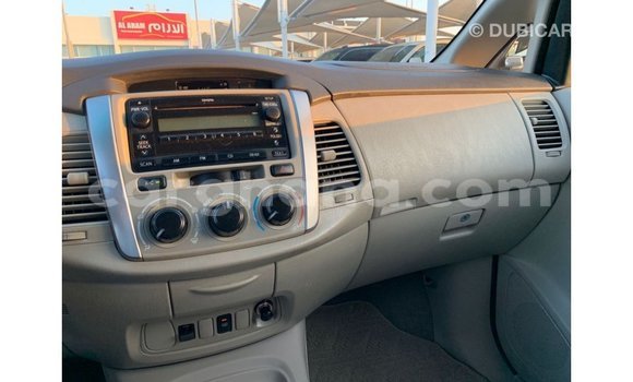 Ra Imported Toyota Innova funfun Ọkọ̀ in Import - Dubai ni Ashanti Ra Imported Toyota Innova funfun Ọkọ̀ in Import - Dubai ni Ashanti