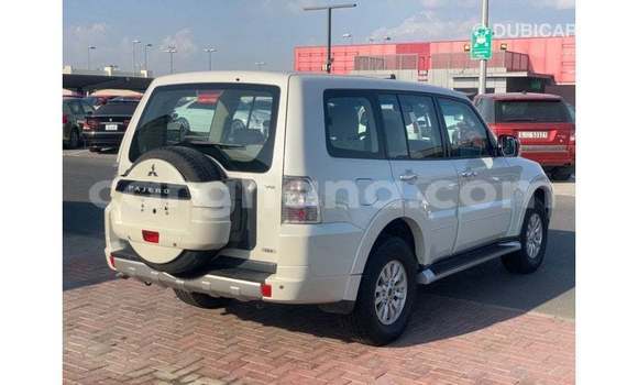 Sayi Imported Mitsubishi Pajero White Mota in Import - Dubai a Ashanti Sayi Imported Mitsubishi Pajero White Mota in Import - Dubai a Ashanti