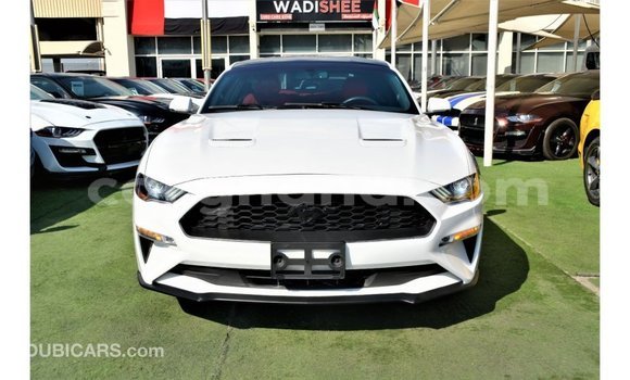 Ra Imported Ford Mustang funfun Ọkọ̀ in Import - Dubai ni Ashanti Ra Imported Ford Mustang funfun Ọkọ̀ in Import - Dubai ni Ashanti