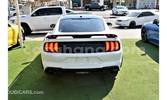 Ra Imported Ford Mustang funfun Ọkọ̀ in Import - Dubai ni Ashanti Ra Imported Ford Mustang funfun Ọkọ̀ in Import - Dubai ni Ashanti