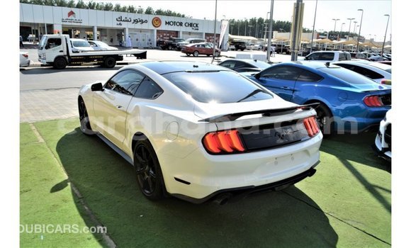 Ra Imported Ford Mustang funfun Ọkọ̀ in Import - Dubai ni Ashanti Ra Imported Ford Mustang funfun Ọkọ̀ in Import - Dubai ni Ashanti