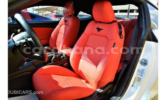 Ra Imported Ford Mustang funfun Ọkọ̀ in Import - Dubai ni Ashanti Ra Imported Ford Mustang funfun Ọkọ̀ in Import - Dubai ni Ashanti