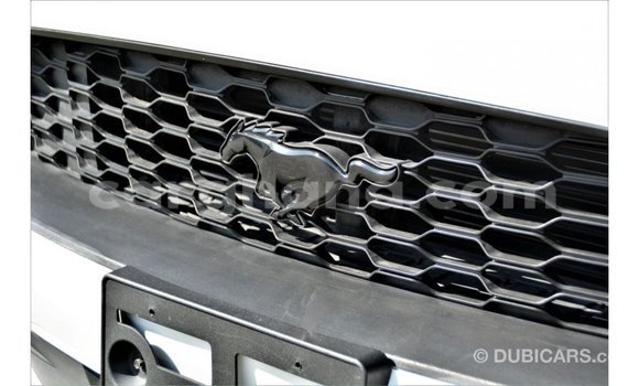 Ra Imported Ford Mustang funfun Ọkọ̀ in Import - Dubai ni Ashanti Ra Imported Ford Mustang funfun Ọkọ̀ in Import - Dubai ni Ashanti