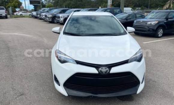 Sayi Na hannu Toyota Corolla White Mota in Accra a Greater Accra Sayi Na hannu Toyota Corolla White Mota in Accra a Greater Accra