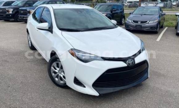 Sayi Na hannu Toyota Corolla White Mota in Accra a Greater Accra Sayi Na hannu Toyota Corolla White Mota in Accra a Greater Accra