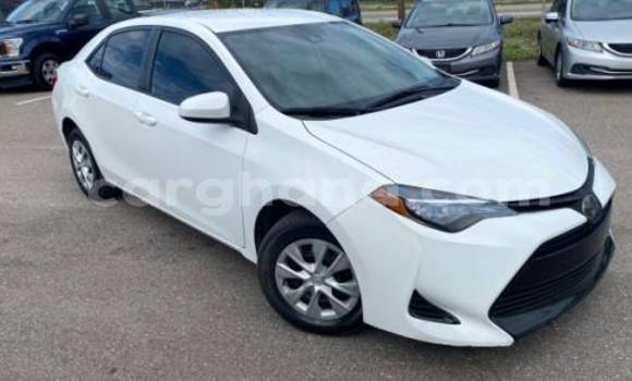 Sayi Na hannu Toyota Corolla White Mota in Accra a Greater Accra Sayi Na hannu Toyota Corolla White Mota in Accra a Greater Accra