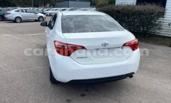 Sayi Na hannu Toyota Corolla White Mota in Accra a Greater Accra Sayi Na hannu Toyota Corolla White Mota in Accra a Greater Accra
