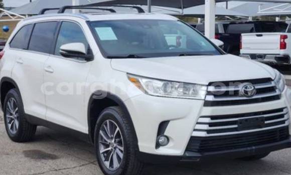 Sayi Na hannu Toyota Highlander White Mota in Accra a Greater Accra Sayi Na hannu Toyota Highlander White Mota in Accra a Greater Accra