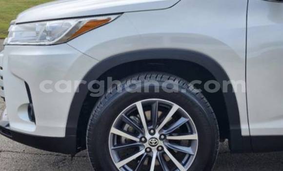 Sayi Na hannu Toyota Highlander White Mota in Accra a Greater Accra Sayi Na hannu Toyota Highlander White Mota in Accra a Greater Accra