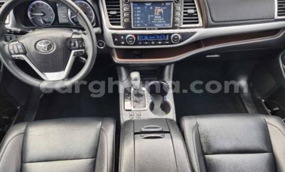Sayi Na hannu Toyota Highlander White Mota in Accra a Greater Accra Sayi Na hannu Toyota Highlander White Mota in Accra a Greater Accra