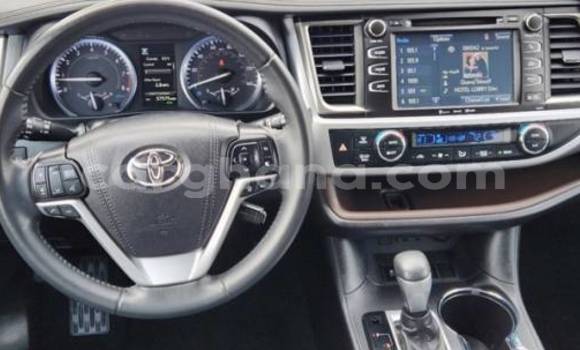Sayi Na hannu Toyota Highlander White Mota in Accra a Greater Accra Sayi Na hannu Toyota Highlander White Mota in Accra a Greater Accra