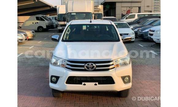 Sayi Imported Toyota Hilux White Mota in Import - Dubai a Ashanti Sayi Imported Toyota Hilux White Mota in Import - Dubai a Ashanti