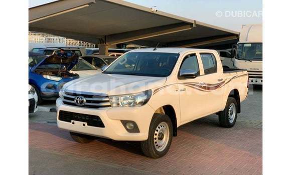 Sayi Imported Toyota Hilux White Mota in Import - Dubai a Ashanti Sayi Imported Toyota Hilux White Mota in Import - Dubai a Ashanti
