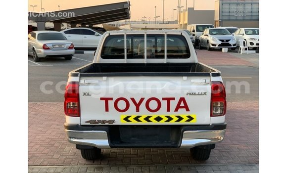 Sayi Imported Toyota Hilux White Mota in Import - Dubai a Ashanti Sayi Imported Toyota Hilux White Mota in Import - Dubai a Ashanti