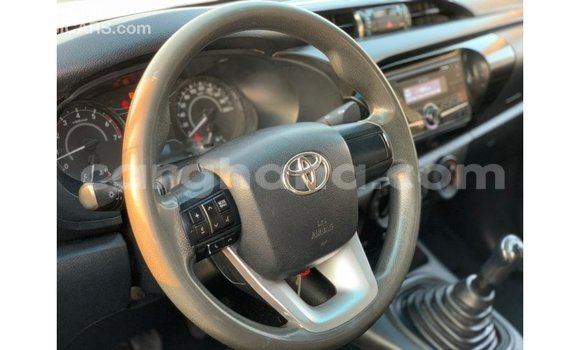 Sayi Imported Toyota Hilux White Mota in Import - Dubai a Ashanti Sayi Imported Toyota Hilux White Mota in Import - Dubai a Ashanti
