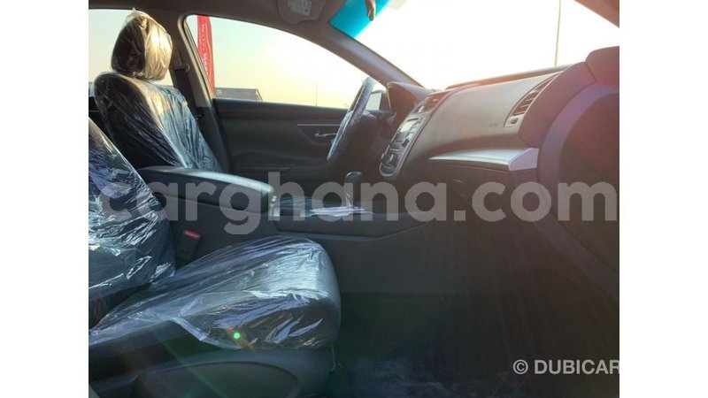 Big with watermark nissan altima ashanti import dubai 52618