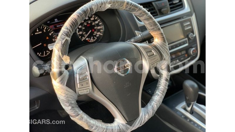 Big with watermark nissan altima ashanti import dubai 52618