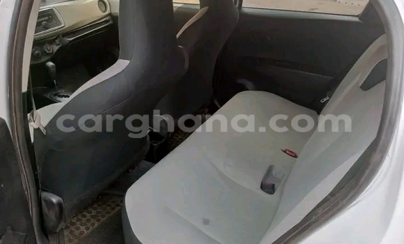 Buy Used Toyota Vitz White Car in Accra in Greater Accra Buy Used Toyota Vitz White Car in Accra in Greater Accra