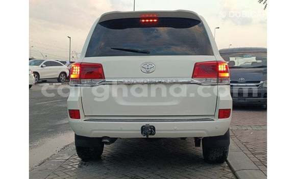 Buy Import Toyota Land Cruiser White Car in Import - Dubai in Ashanti Buy Import Toyota Land Cruiser White Car in Import - Dubai in Ashanti