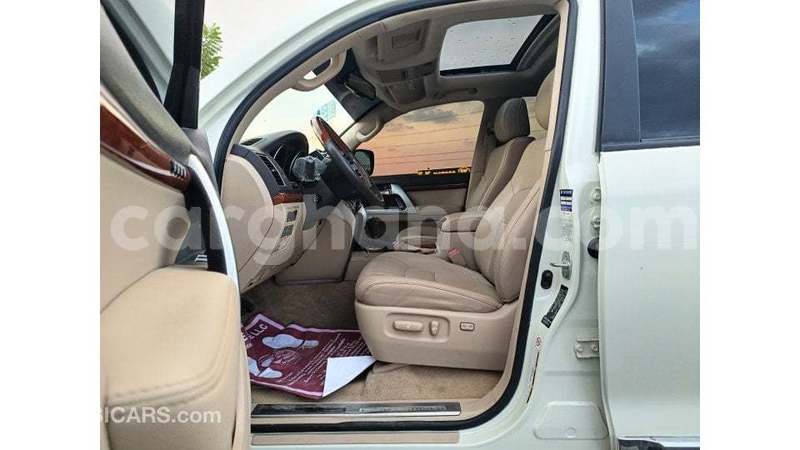 Big with watermark toyota land cruiser ashanti import dubai 52639