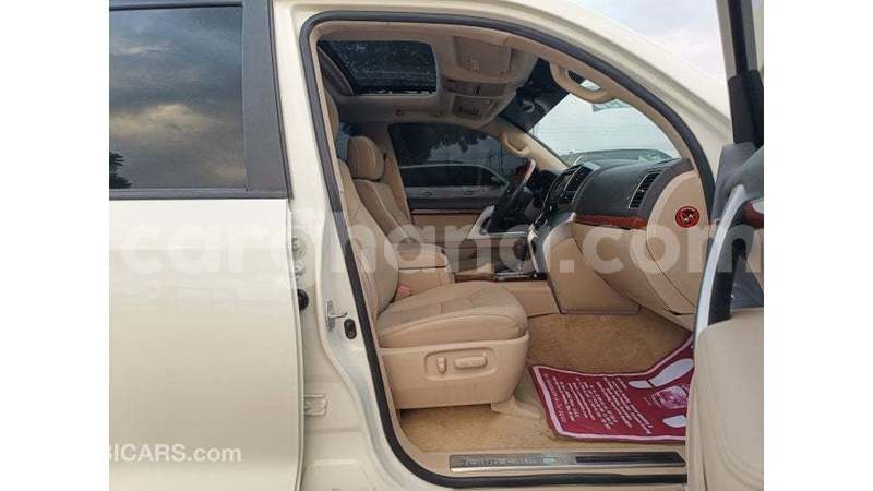 Big with watermark toyota land cruiser ashanti import dubai 52639