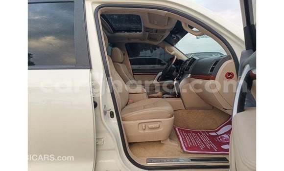 Buy Import Toyota Land Cruiser White Car in Import - Dubai in Ashanti Buy Import Toyota Land Cruiser White Car in Import - Dubai in Ashanti